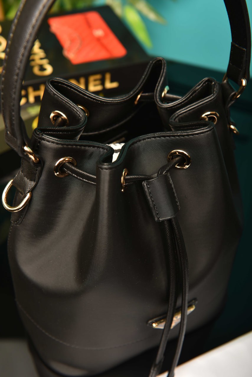 Vitello Daino Bucket  Bag