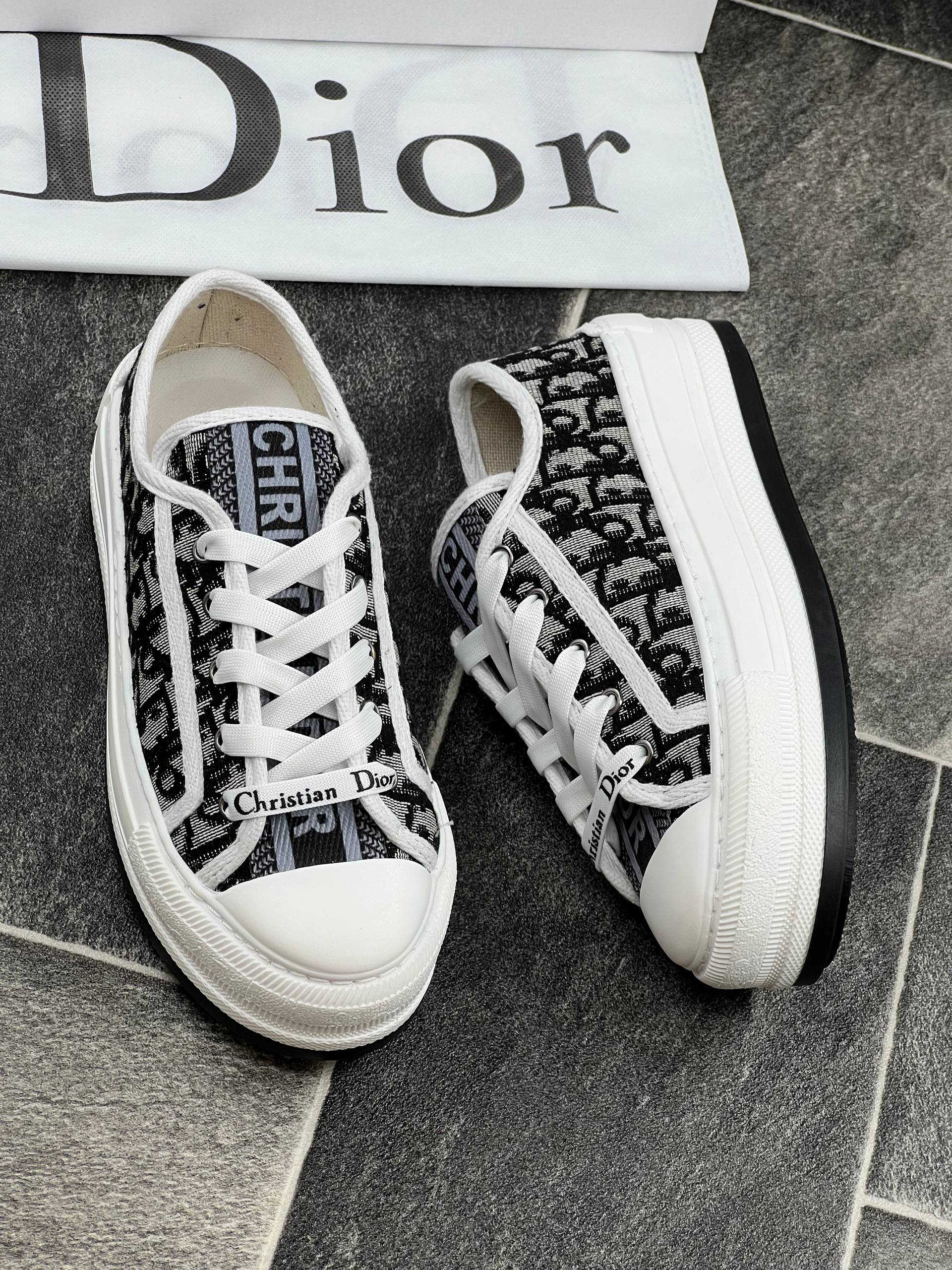 C.D. NEW SEASON SHOES