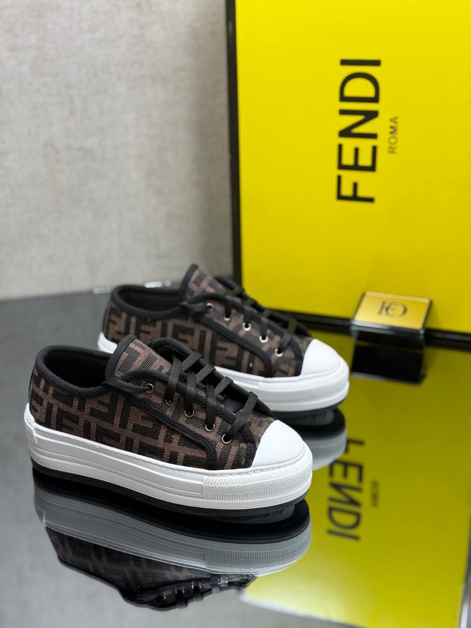 FND1 Sneakers